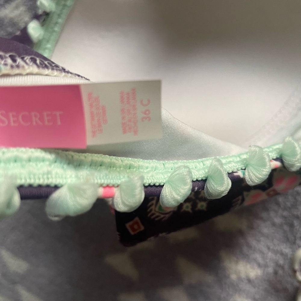 Victoria Secrets Rare Tassel Swimsuit top 36C, bottom M. - Picture 3 of 5